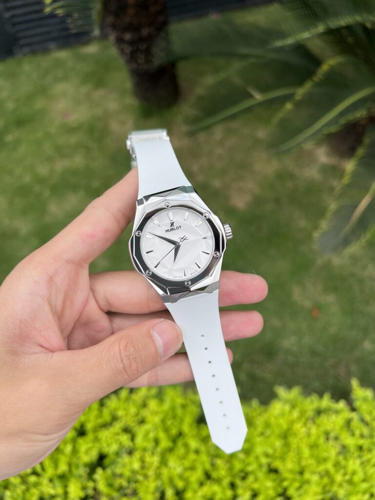 ĐỒNG HỒ HUBLOT CLASSIC FUSION ORLINSKI REP 11 DÂY CAO SU MÀU TRẮNG 40MM