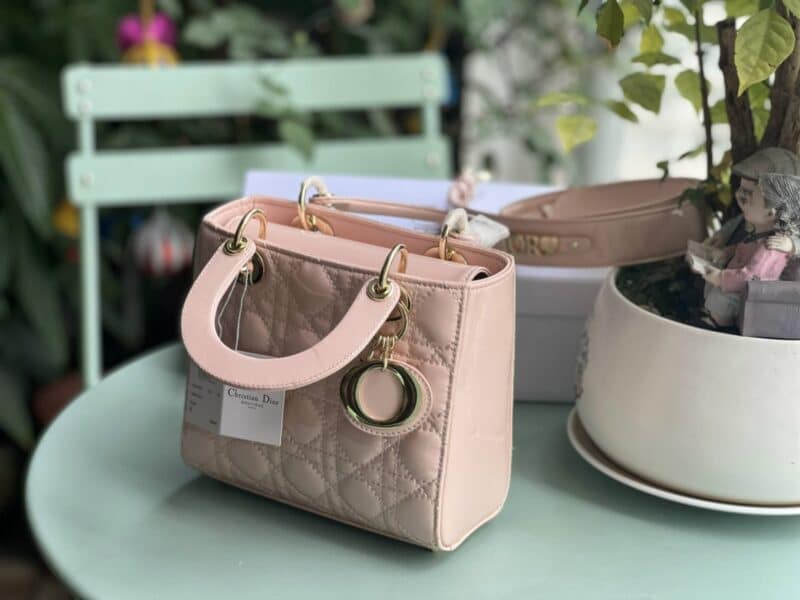 TÚI XÁCH DIOR LADY NGUYÊN BẢN DA BÓNG TAG VÀNG SIZE 20