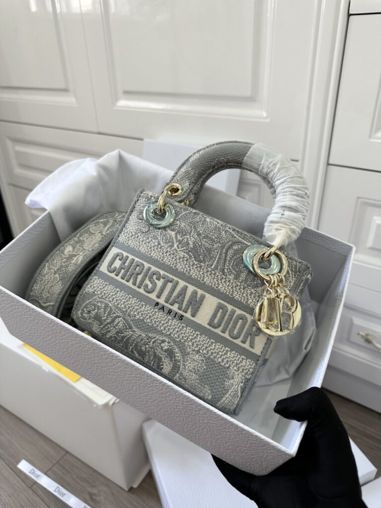 TÚI XÁCH NỮ DIOR LADY MINI NGUYÊN BẢN HỌA TIẾT THANH LỊCH SIÊU CẤP FULL BOX