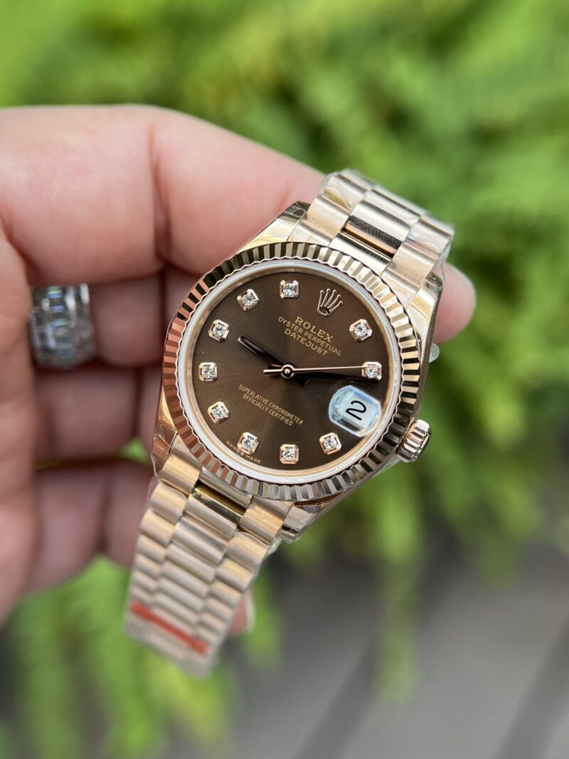ĐỒNG HỒ ROLEX NỮ DAY-DATE MẶT SỐ CHOCOLATE REPLICA 11 THỤY SỸ 31MM