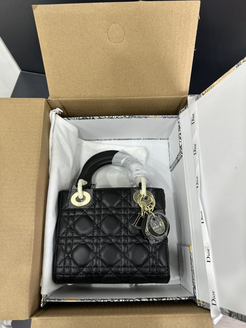 TÚI XÁCH DIOR LADY SUPER VIP TAG MÀU MIX CÙNG MÀU TÚI ĐẸP XUẤT SĂC
