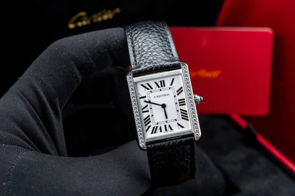 ĐỒNG HỒ CARTIER TANK REP 11 MẶT SỐ LA MÃ ĐỘ KIM CƯƠNG MOISSANITE