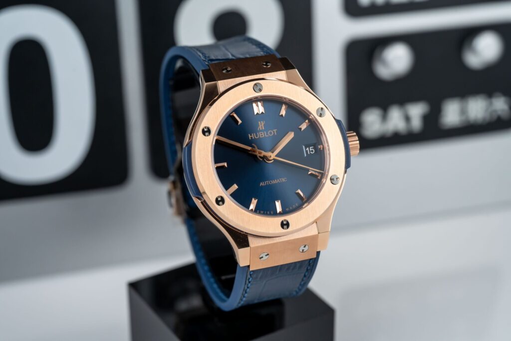 ĐỒNG HỒ HUBLOT CLASSIC FUSION REP 11 MẶT SỐ XANH LAM MẠ VÀNG 18K 38MM