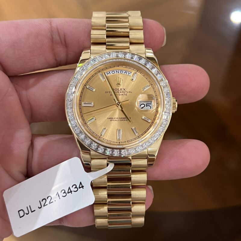 ĐỒNG HỒ ROLEX DAY-DATE SUPER FAKE VÀNG HỒNG NIỀNG KIM CƯƠNG MOISSANITE 40MM