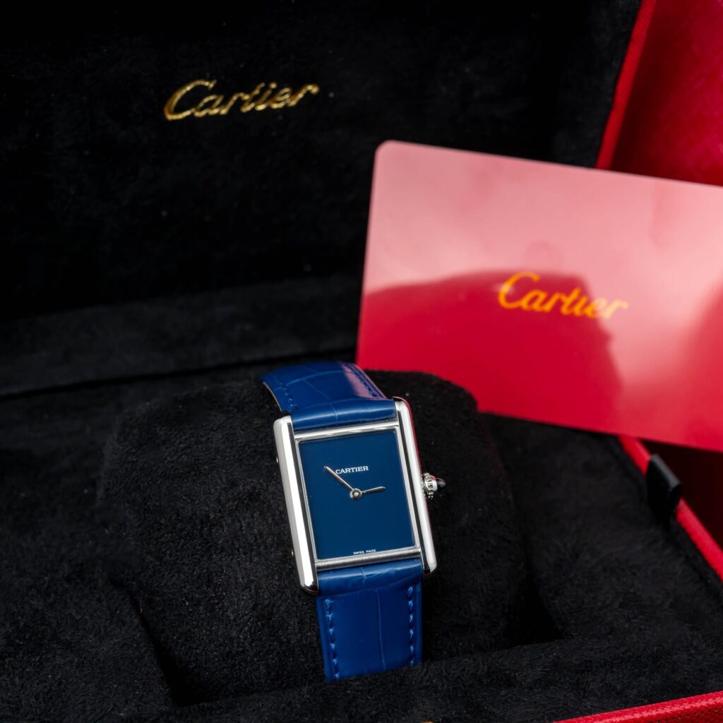 ĐỒNG HỒ CARTIER TANK MUST SUPER FAKE MẶT SỐ XANH 34MM