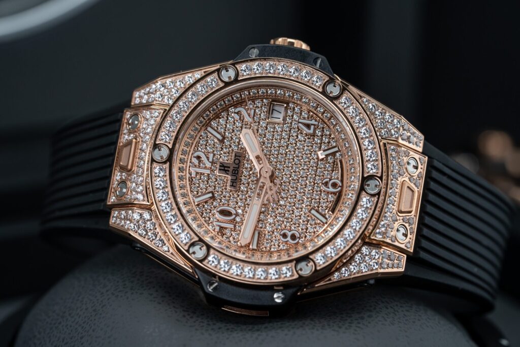 ĐỒNG HỒ HUBLOT BIG BANG ONE CLICK KING GOLD FULL PAVÉ REP 11 SIÊU CẤP