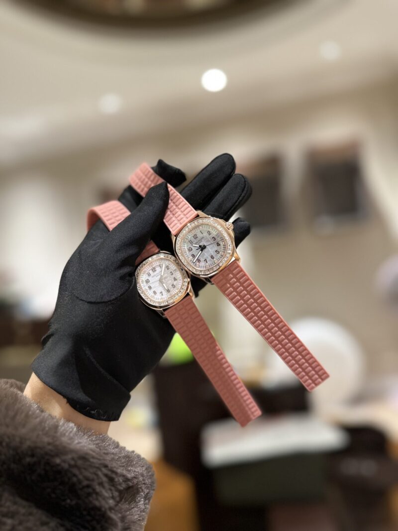 ĐỒNG HỒ PATEK PHILIPPE AQUANAUT 5702R-001 REP 11 BỌC VÀNG 18K NIỀNG KIM CƯƠNG