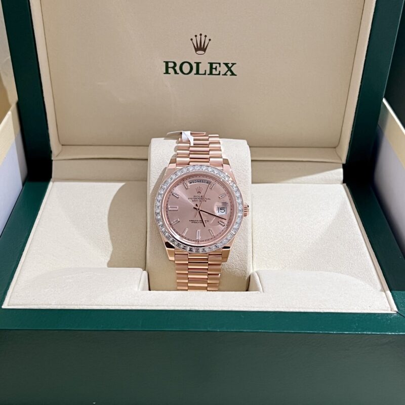 ĐỒNG HỒ ROLEX DAY-DATE REP 11 VÀNG HỒNG NIỀNG KIM CƯƠNG MOISSANITE 40MM