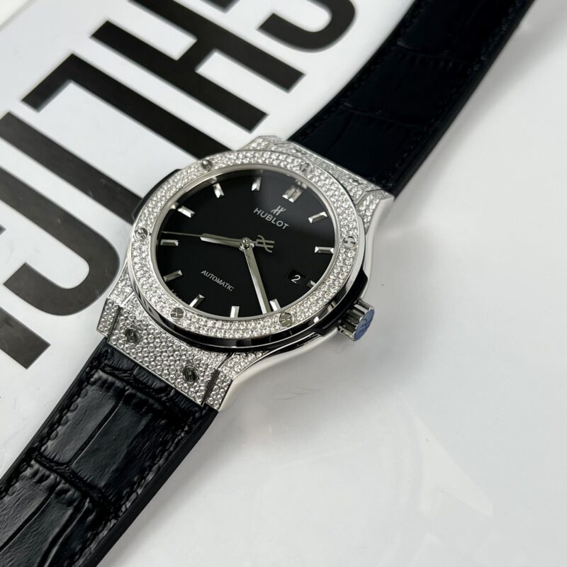 ĐỒNG HỒ HUBLOT CLASSIC FUSION MẶT SỐ ĐEN ĐÍNH KIM CƯƠNG MOISSANITE