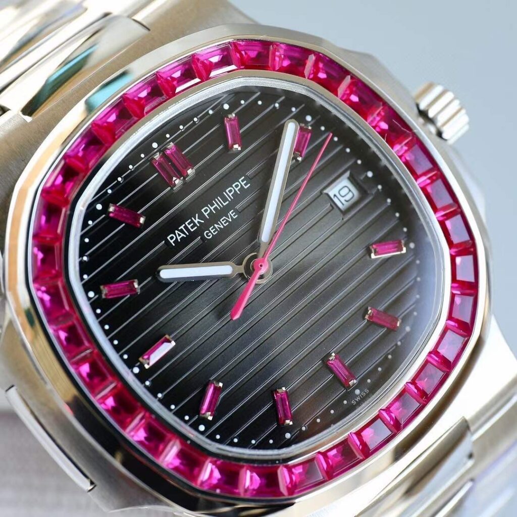 PATEK PHILIPPE NAUTILUS 5711 NIỀNG ĐÁ RUBY FAKE 1:1 MÁY THỤY TẦM TRUNG