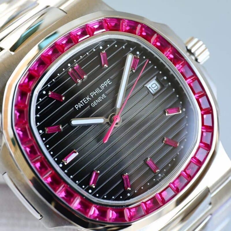 ĐỒNG HỒ PATEK PHILIPPE NAUTILUS 5711 NIỀNG ĐÁ RUBY ĐỎ REPLICA 1:1 GR FACTORY