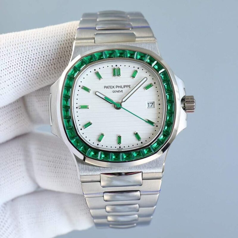 ĐỒNG HỒ PATEK PHILIPPE NAUTILUS 5711 REP 11 NIỀNG ĐÁ RUBY XANH GR FACTORY