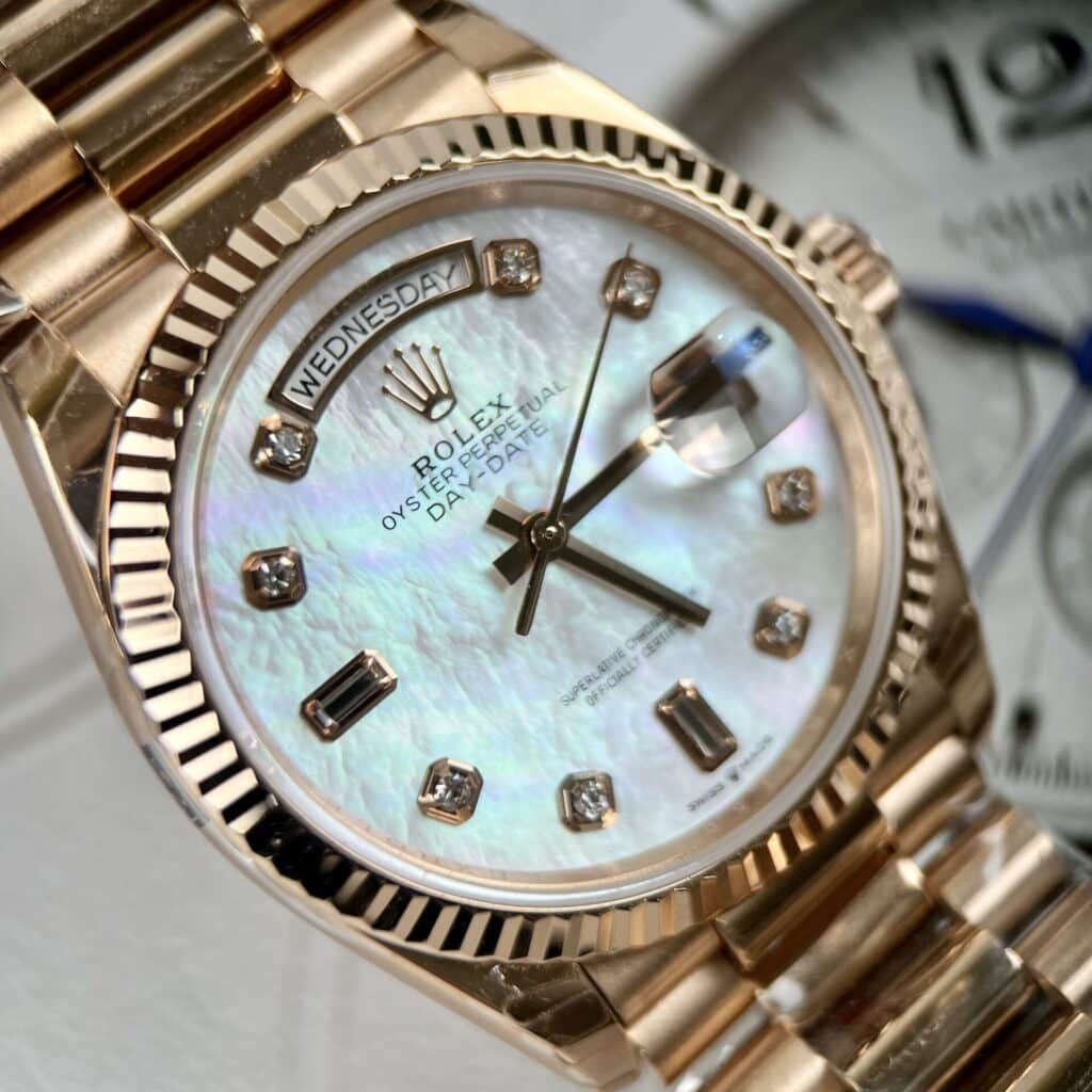 ĐỒNG HỒ ROLEX DAY-DATE MẶT KHẢM TRAI MẠ VÀNG HỒNG SUPER FAKE EW FACTORY