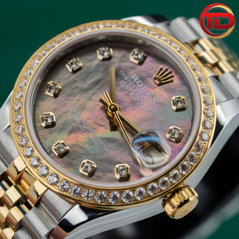 ĐỒNG HỒ NỮ ROLEX DATEJUST REPLICA EW FACTORY MẠ VÀNG MẶT THIÊN THẠCH NIỀNG ĐÁ