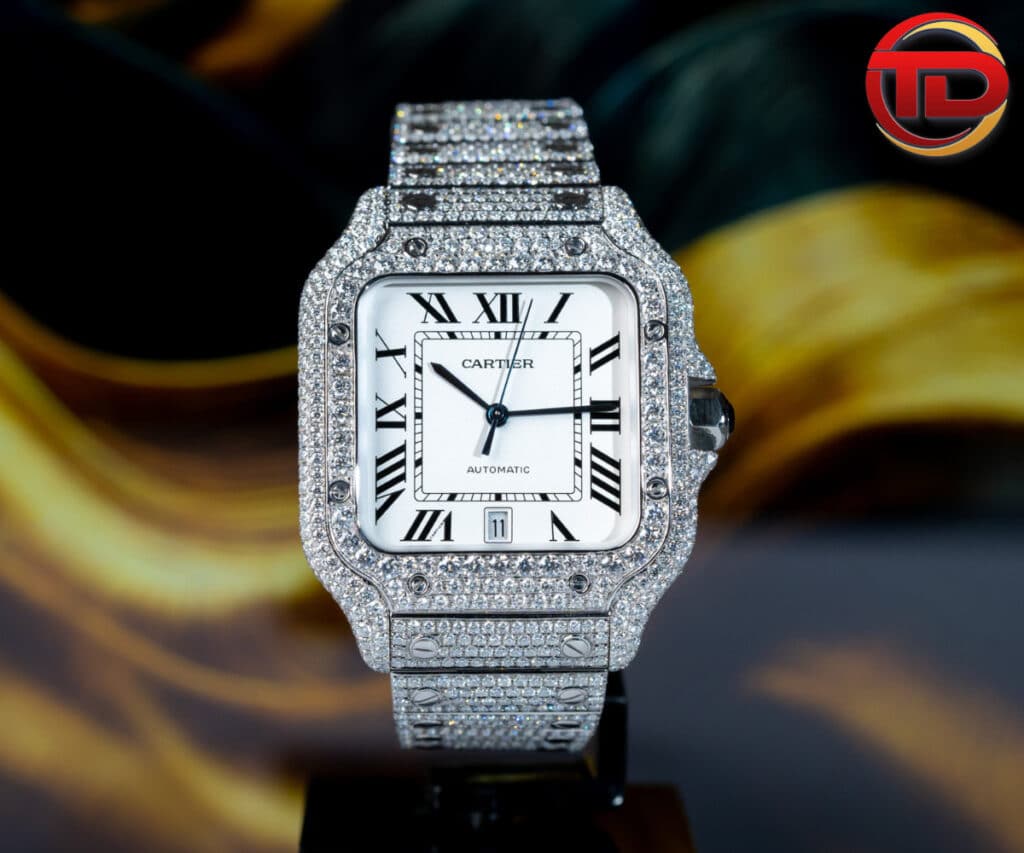 ĐỒNG HỒ CARTIER SANTOS DE CARTIER ĐỘ FULL KIM CƯƠNG MOISSANITE REPLICA SIÊU CẤP 39MM