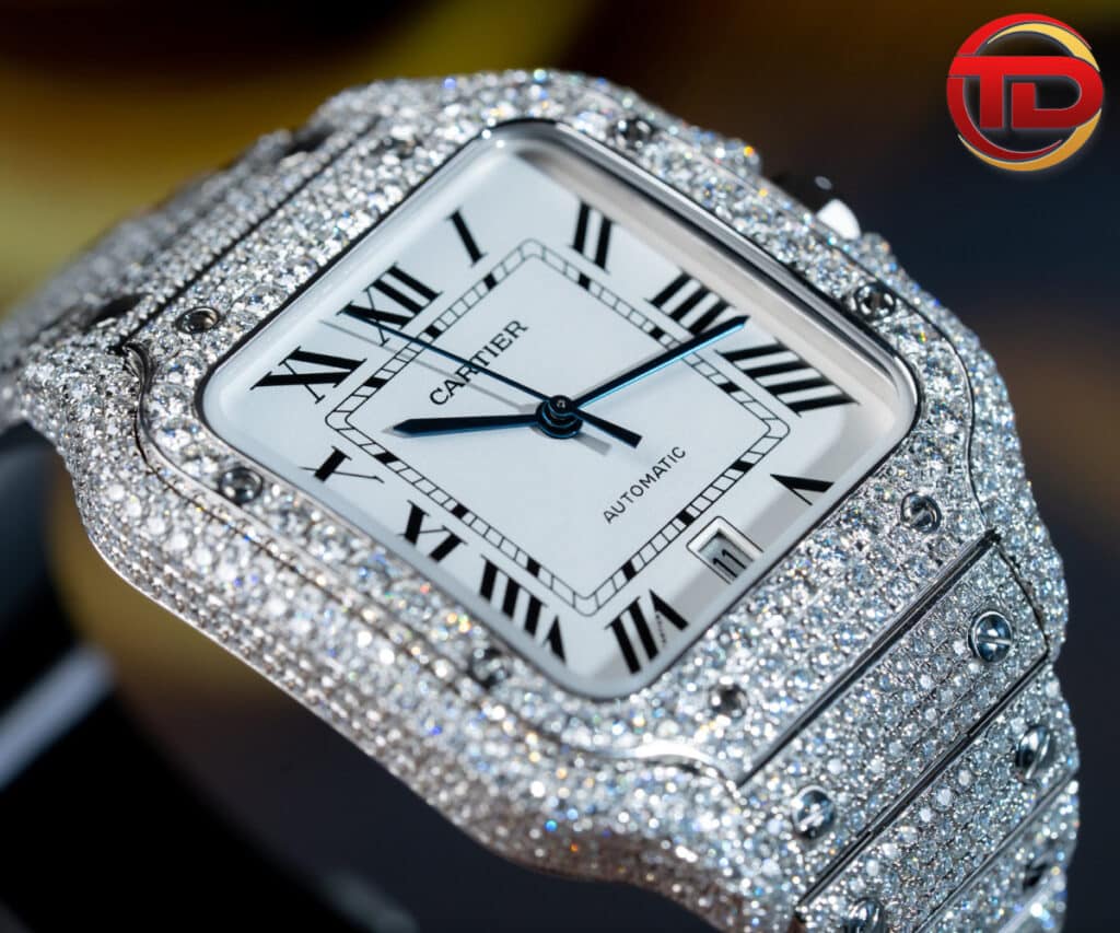ĐỒNG HỒ CARTIER SANTOS DE CARTIER ĐỘ FULL KIM CƯƠNG MOISSANITE REPLICA SIÊU CẤP 39MM