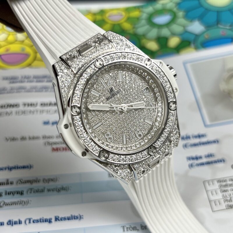 HUBLOT BIGBANG ONE CLICK MÀU TRẮNG REP 1:1 ĐỘ FULL KIM CƯƠNG MOISSANITE