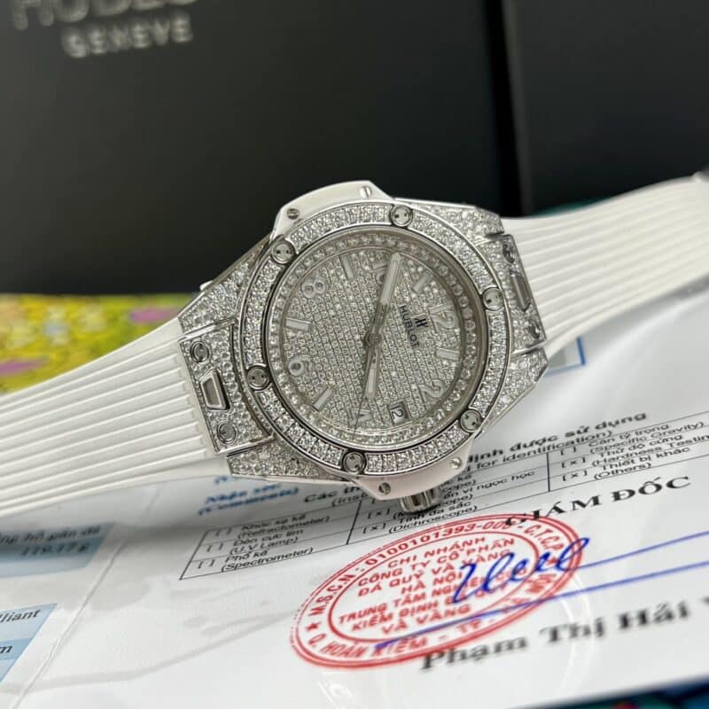 HUBLOT BIGBANG ONE CLICK MÀU TRẮNG REP 1:1 ĐỘ FULL KIM CƯƠNG MOISSANITE