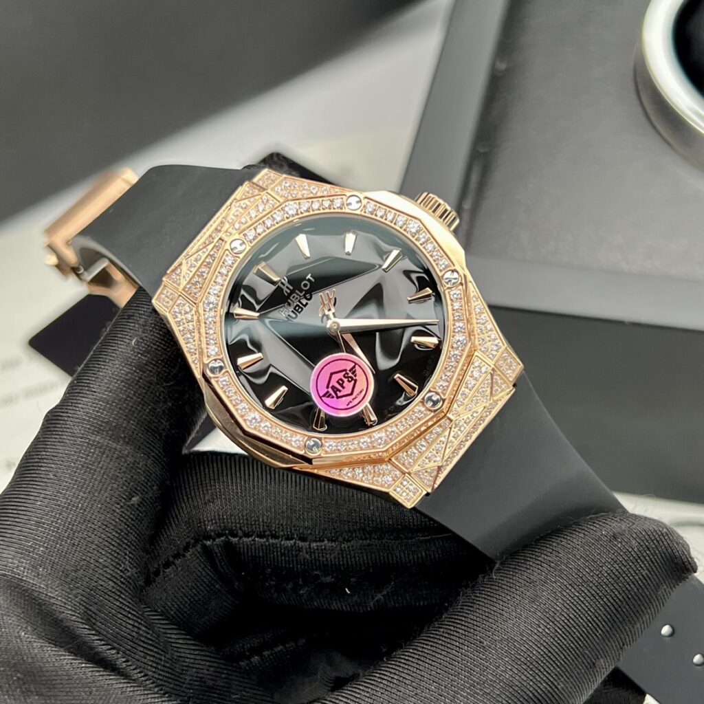 ĐỒNG HỒ HUBLOT CLASSIC FUSION ORLINSKI REP 11 VÀNG HỒNG ĐÍNH FULL ĐÁ APS FACTORY