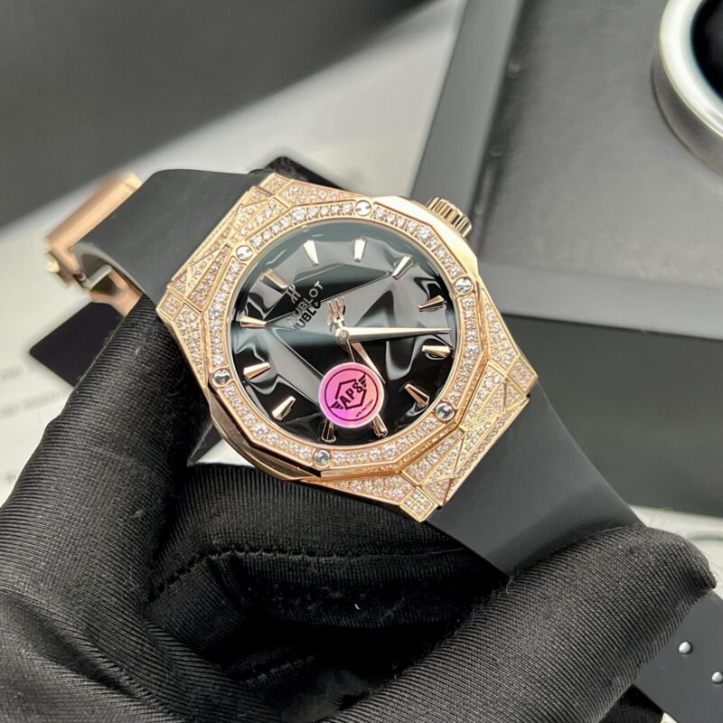 ĐỒNG HỒ HUBLOT CLASSIC FUSION ORLINSKI REP 11 VÀNG HỒNG ĐÍNH FULL ĐÁ APS FACTORY