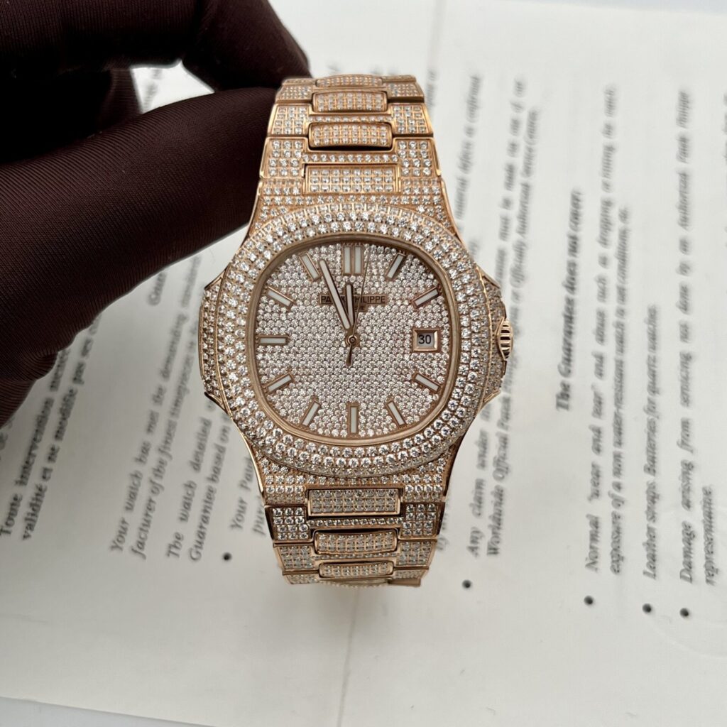 ĐỒNG HỒ PATEK PHILIPPE NAUTILUS 5711 VÀNG HỒNG ĐÍNH FULL ĐÁ REP 1:1 CAO CẤP