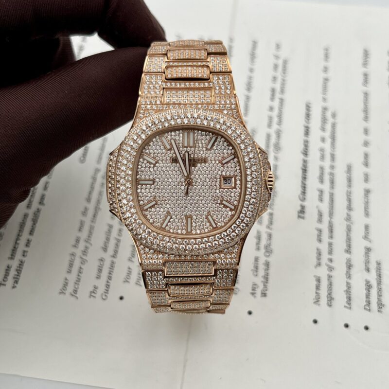 ĐỒNG HỒ PATEK PHILIPPE NAUTILUS 5711 VÀNG HỒNG ĐÍNH FULL ĐÁ REP 1:1 MS FACTORY