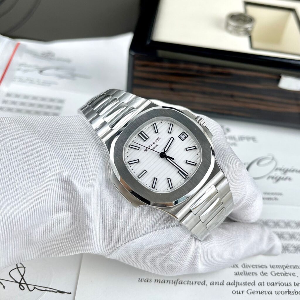 ĐỒNG HỒ PATEK PHILIPPE NAUTILUS 5711 REP 11 MẶT SỐ TRẮNG 3K FACTORY