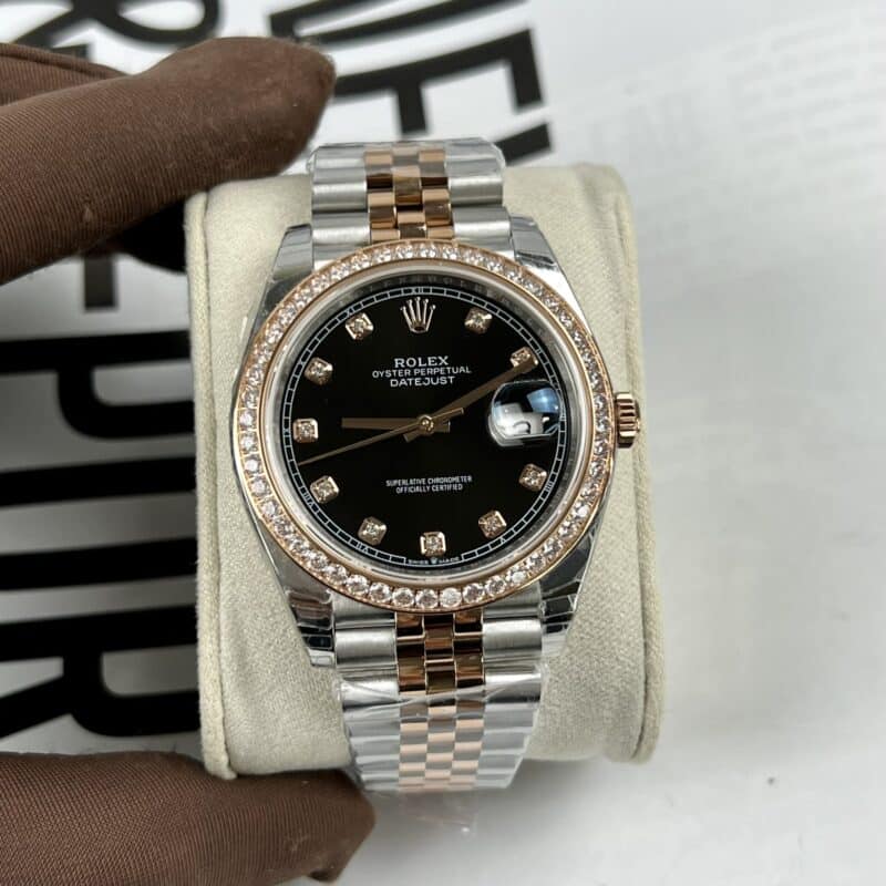 ĐỒNG HỒ ROLEX DATEJUST REP 1:1 MẶT SỐ ĐEN NIỀNG ĐÁ EW FACTORY