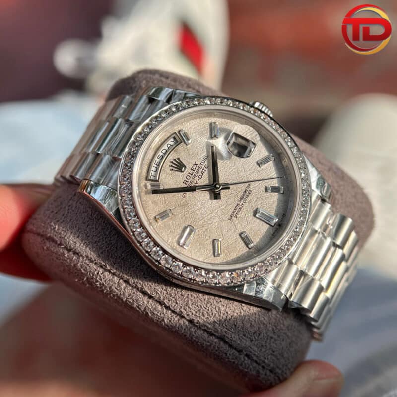 ĐỒNG HỒ ROLEX REP 11 DAY-DATE MẶT SỐ THIÊN THẠCH NIỀNG ĐÁ 41MM
