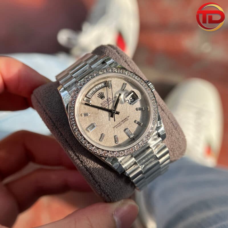 ĐỒNG HỒ ROLEX REP 11 DAY-DATE MẶT SỐ THIÊN THẠCH NIỀNG ĐÁ 41MM