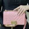 TÚI XÁCH CHANEL SAC BOY DA THẬT KHÂU TAY SIÊU CẤP LIKE AUTH MÀU HỒNG