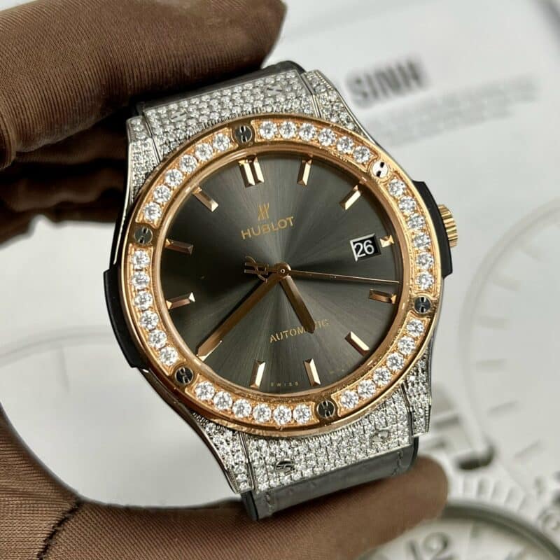 ĐỒNG HỒ HUBLOT CLASSIC FUSION MẶT XÁM NIỀNG VÀNG HỒNG ĐÍNH KIM MOISSANITE