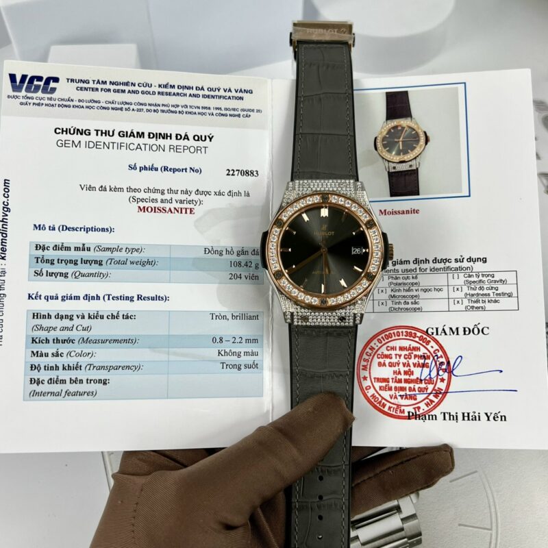 ĐỒNG HỒ HUBLOT CLASSIC FUSION MẶT XÁM NIỀNG VÀNG HỒNG ĐÍNH KIM MOISSANITE