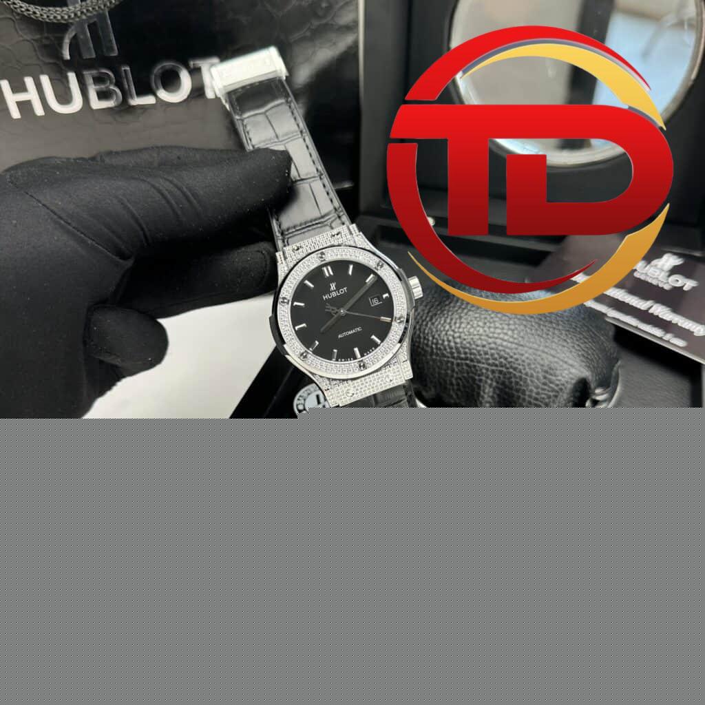 ĐỒNG HỒ HUBLOT CLASSIC FUSION MẶT ĐEN VỎ ĐÍNH ĐÁ REP 1:1 HB FACTORY 42MM