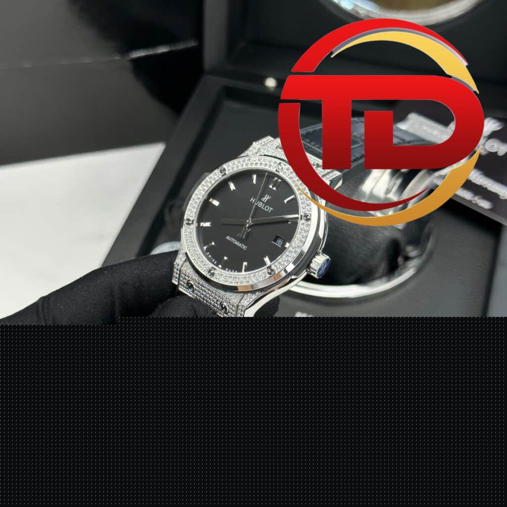 ĐỒNG HỒ HUBLOT CLASSIC FUSION MẶT ĐEN VỎ ĐÍNH ĐÁ REP 1:1 HB FACTORY 42MM