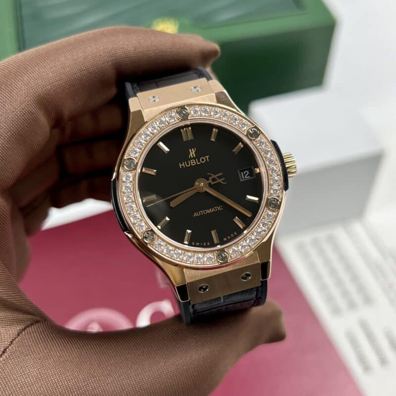 ĐỒNG HỒ HUBLOT NỮ CLASSIC FUSION KING GOLD NIỀNG ĐÁ REP 1:1