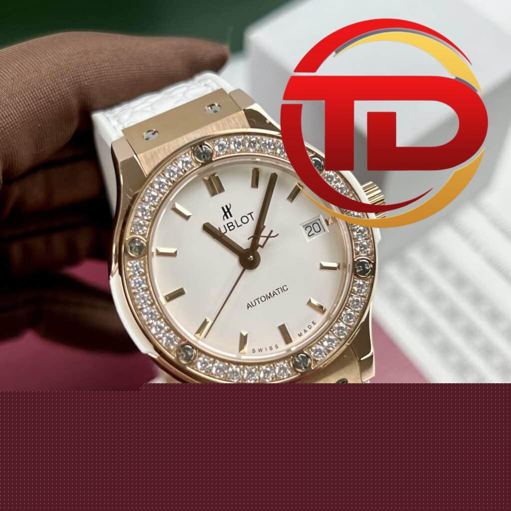 ĐỒNG HỒ HUBLOT NỮ CLASSIC FUSION MÀU TRẮNG VỎ KING GOLD NIỀNG ĐÁ REP 1:1
