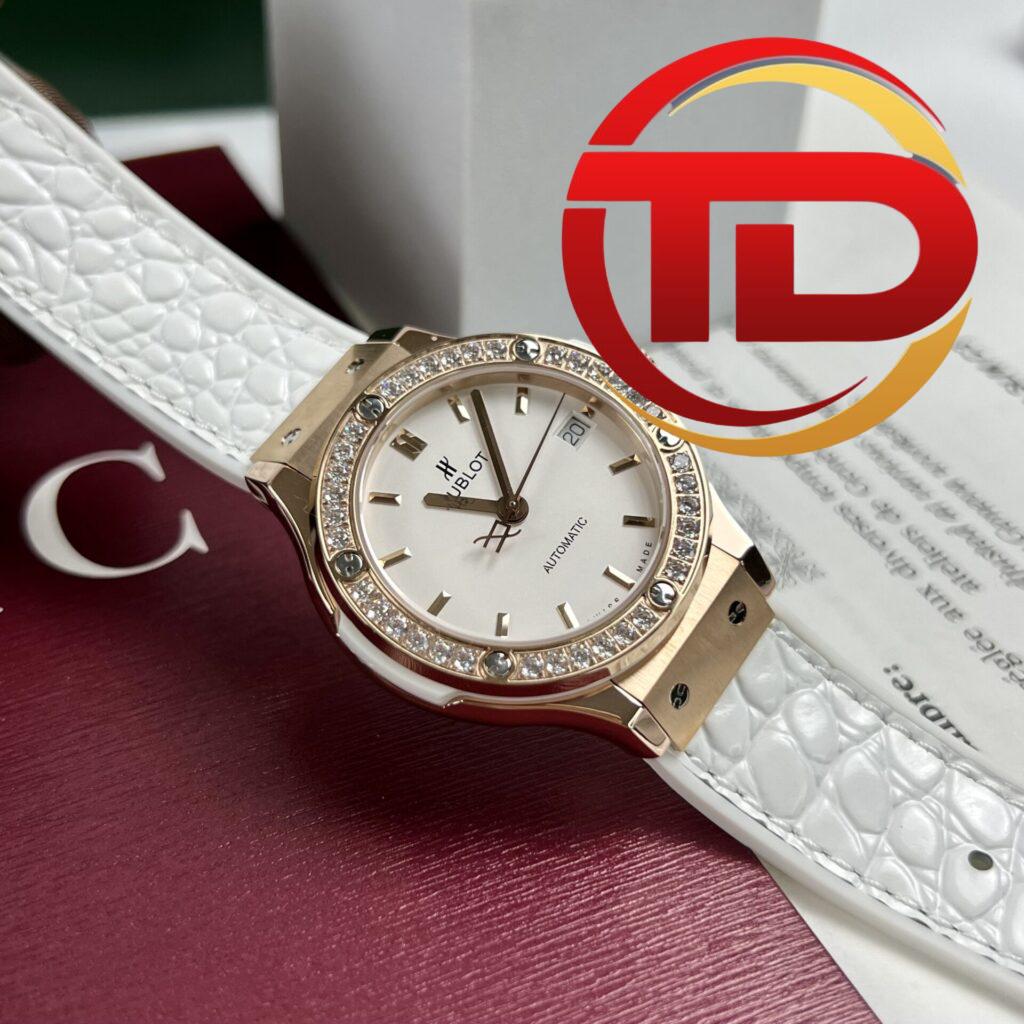 ĐỒNG HỒ HUBLOT NỮ CLASSIC FUSION MÀU TRẮNG VỎ KING GOLD NIỀNG ĐÁ REP 1:1