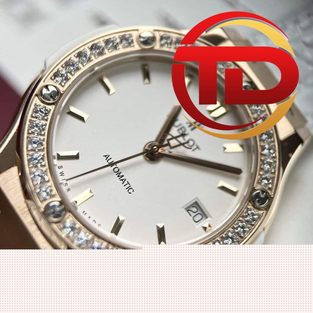 ĐỒNG HỒ HUBLOT NỮ CLASSIC FUSION MÀU TRẮNG VỎ KING GOLD NIỀNG ĐÁ REP 1:1