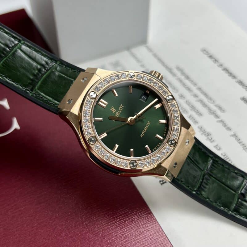 ĐỒNG HỒ NỮ HUBLOT CLASSIC FUSION MÀU XANH LỤC NIỀNG ĐÁ FAKE SIÊU CẤP 1:1