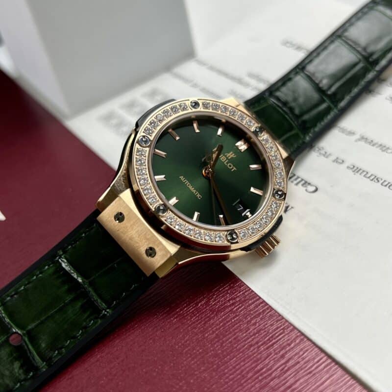 ĐỒNG HỒ NỮ HUBLOT CLASSIC FUSION MÀU XANH LỤC NIỀNG ĐÁ FAKE SIÊU CẤP 1:1