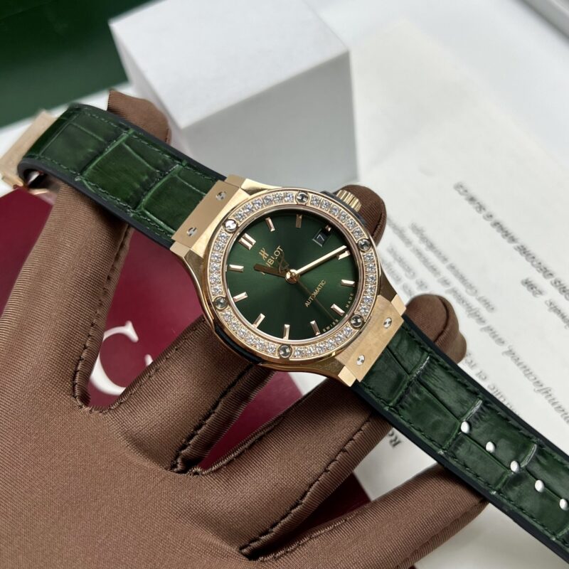 ĐỒNG HỒ NỮ HUBLOT CLASSIC FUSION MÀU XANH LỤC NIỀNG ĐÁ FAKE SIÊU CẤP 1:1