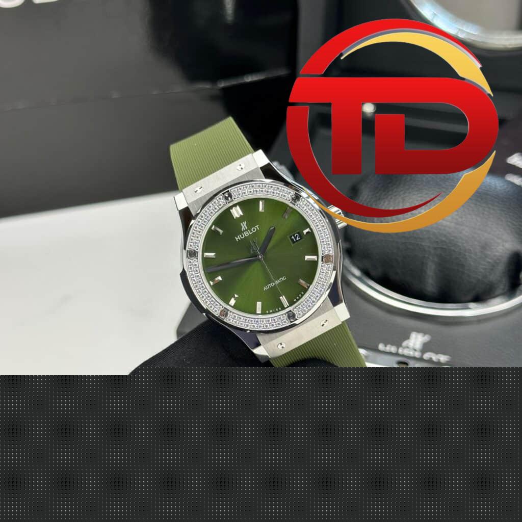 ĐỒNG HỒ HUBLOT CLASSIC FUSION MÀU XANH LÁ NIỀNG ĐÁ REP 1:1 JJ FACTORY