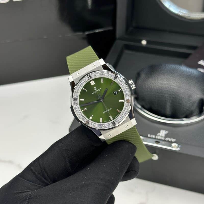 ĐỒNG HỒ HUBLOT CLASSIC FUSION MÀU XANH LÁ NIỀNG ĐÁ REP 1:1 JJ FACTORY
