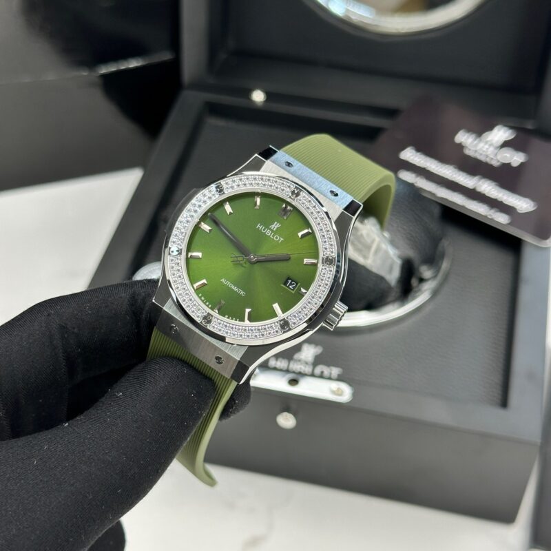 ĐỒNG HỒ HUBLOT CLASSIC FUSION MÀU XANH LÁ NIỀNG ĐÁ REP 1:1 JJ FACTORY