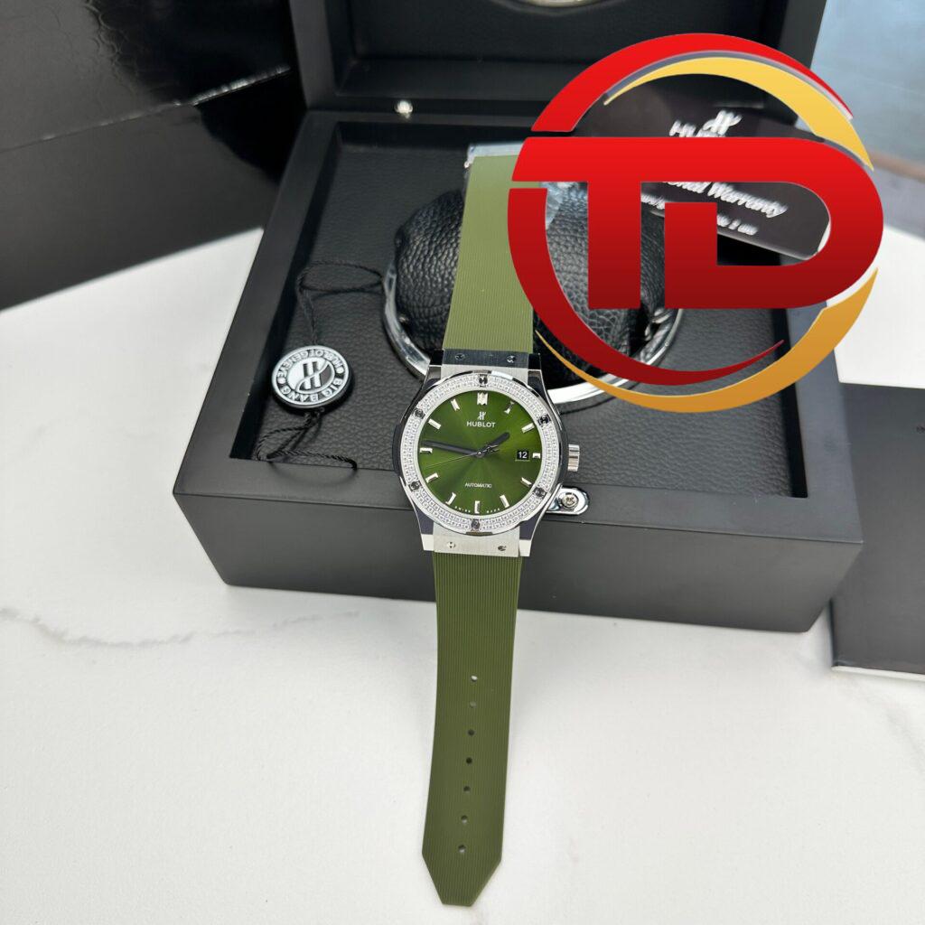 ĐỒNG HỒ HUBLOT CLASSIC FUSION MÀU XANH LÁ NIỀNG ĐÁ REP 1:1 JJ FACTORY