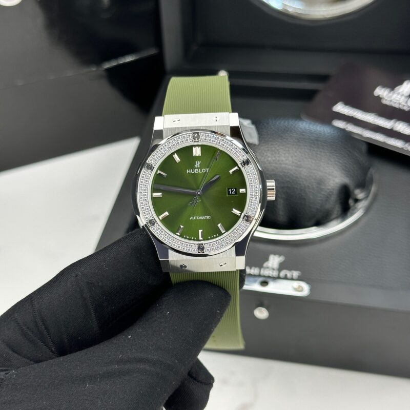 ĐỒNG HỒ HUBLOT CLASSIC FUSION MÀU XANH LÁ NIỀNG ĐÁ REP 1:1 JJ FACTORY