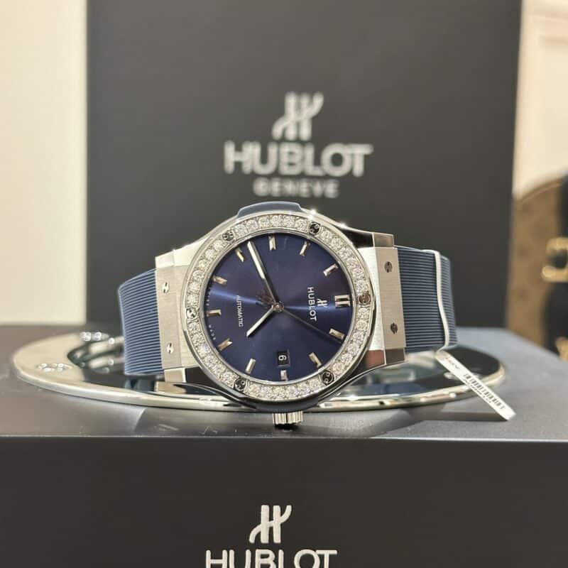 ĐỒNG HỒ HUBLOT CLASSIC FUSION XANH NAVY NIỀNG KIM MOISSANITE REP 1:1