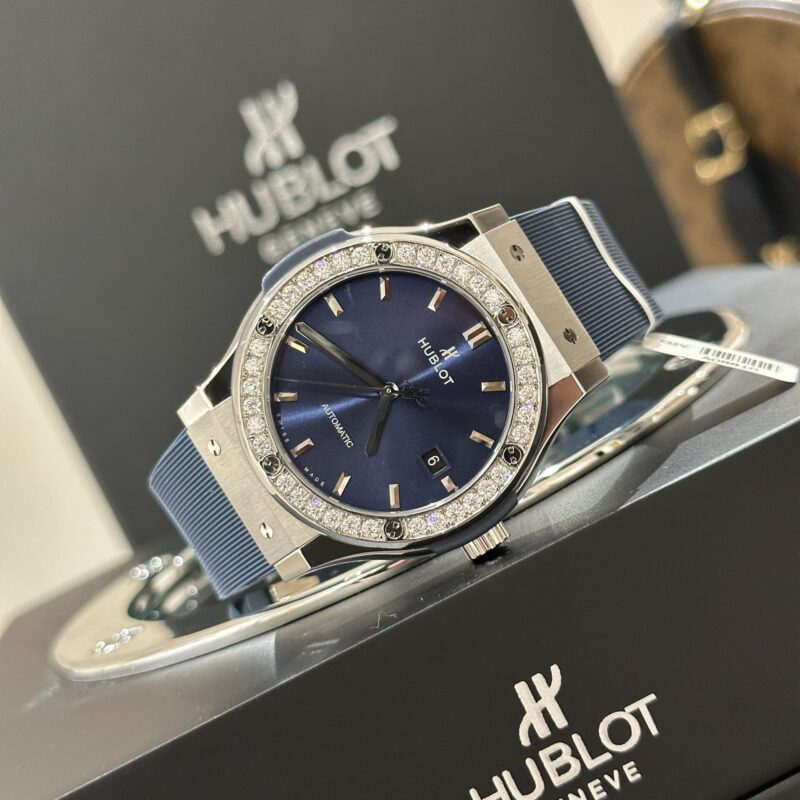 ĐỒNG HỒ HUBLOT CLASSIC FUSION XANH NAVY NIỀNG KIM MOISSANITE REP 1:1
