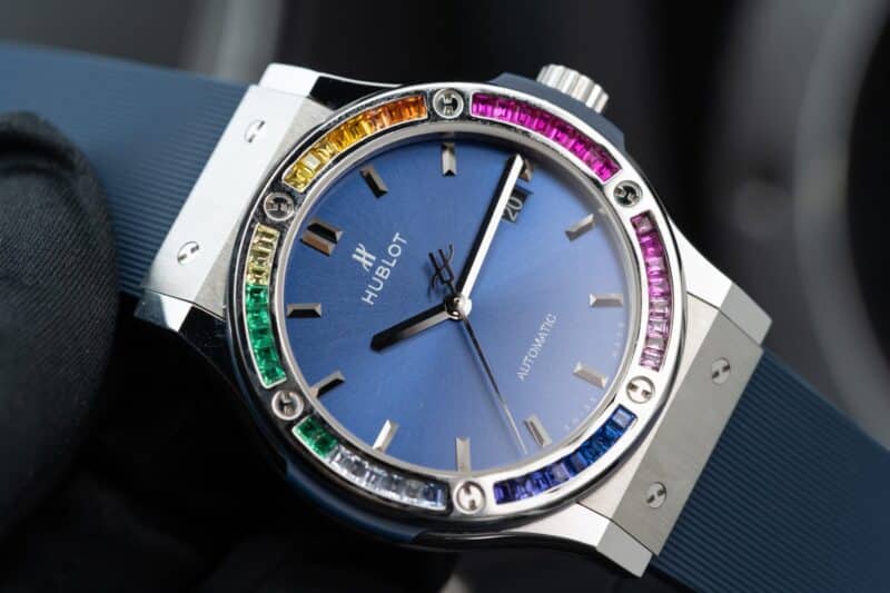ĐỒNG HỒ HUBLOT CLASSIC FUSION MẶT XANH NIỀNG ĐÁ SAPPHIRE 7 MÀU
